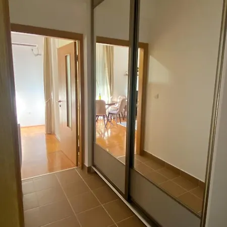 Sunny Apartment In Tivat Exterior photo