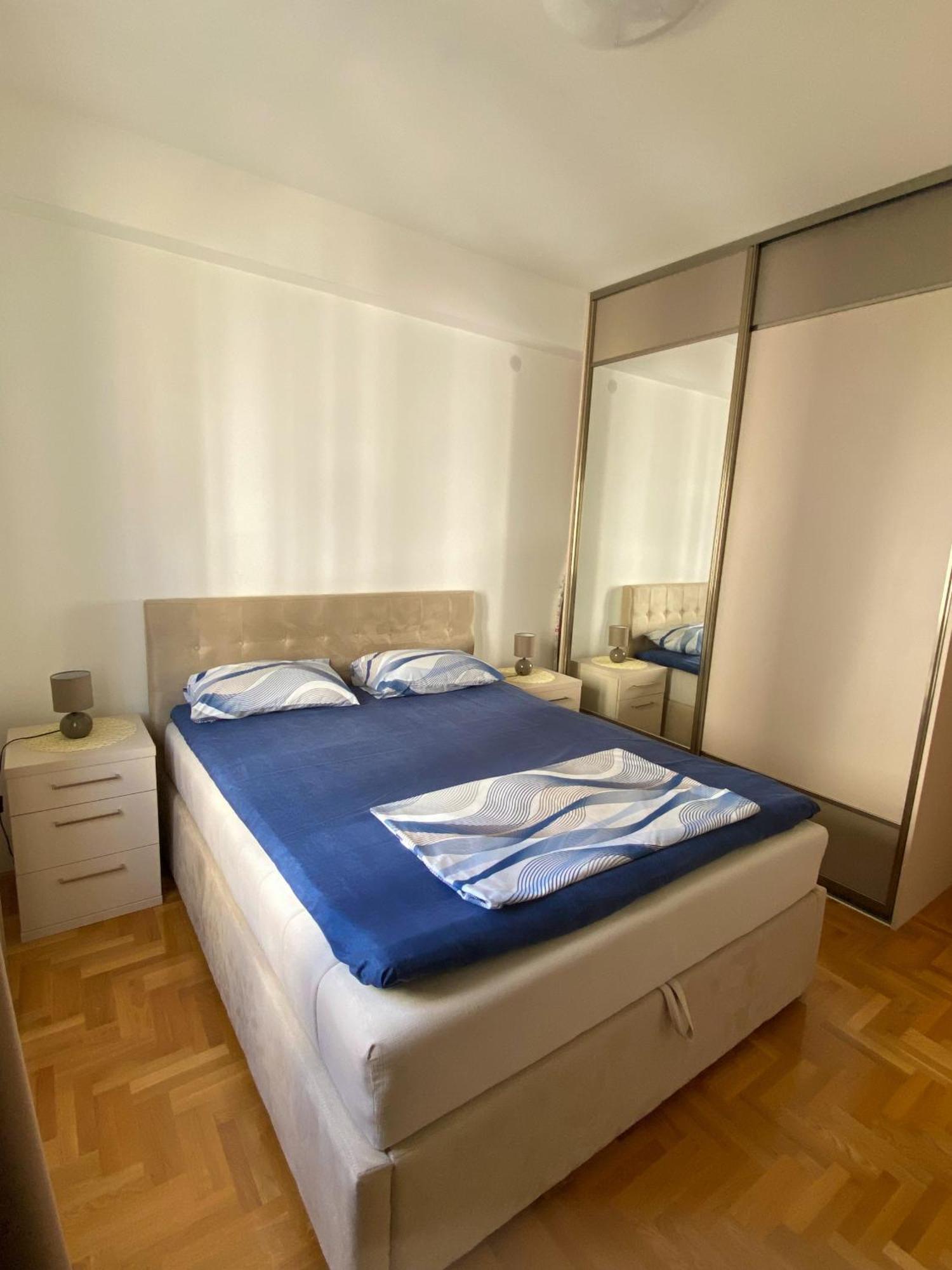 Apartment Sunny In *